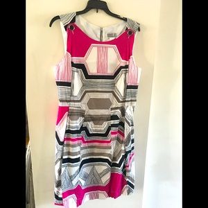 Robbie Dee size 12 sleeveless print dress